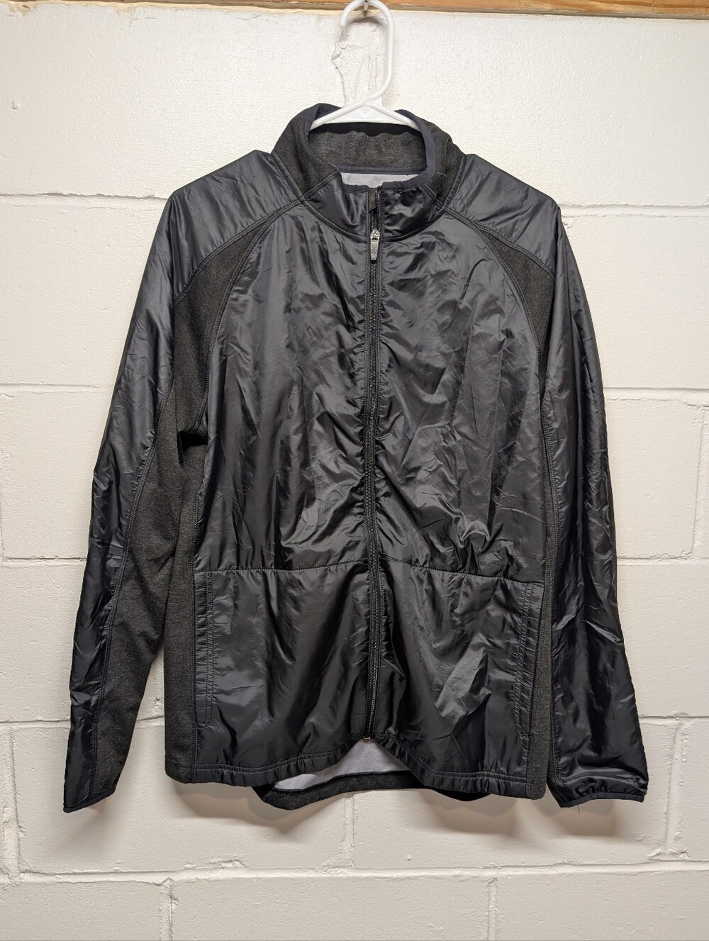 RHONE Men's Black Windbreaker Activewear Performance Running Jacket (Medium)